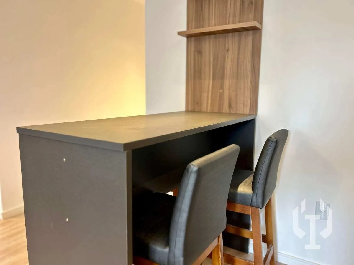 Imagem Oportunidade para quem deseja morar ou investir, apartamento 100% mobiliado, pronto para uso, 2 dormitórios em ótima localização