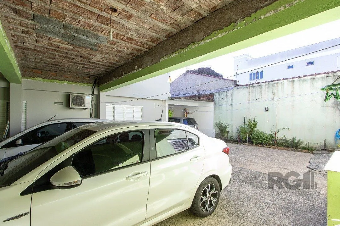 Imagem Sobrado com 3 Quartos e 5 banheiros próximo ao canoas shopping