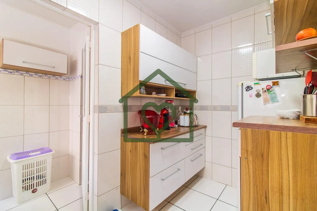Imagem No Bairro Rio Branco , Apartamento de 02 dormitórios na Rua Vasco da Gama, próximo ao Zaffari Cabr...