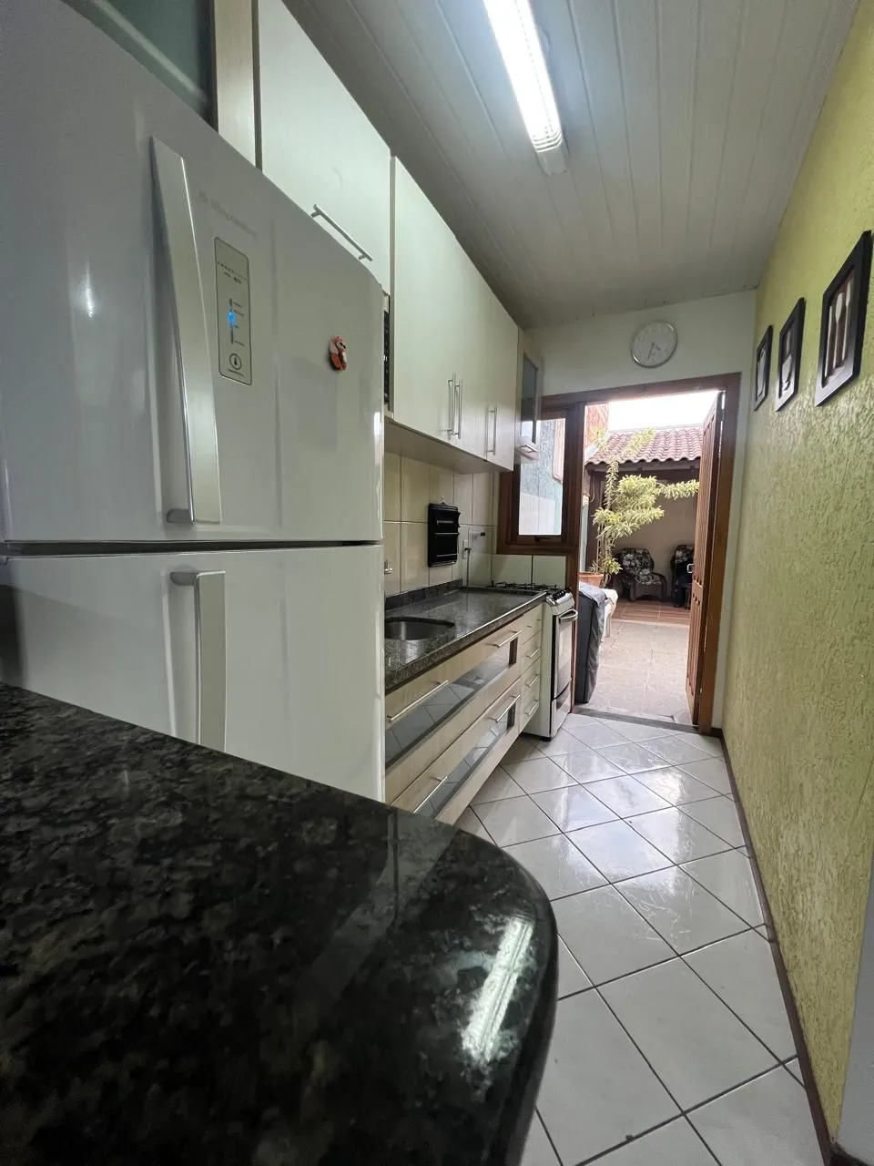 Imagem Impecável Casa Mobiliada com 3 Dormitórios localizada no loteamento Moradas do sul