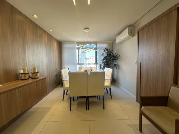 Imagem Apartamento reformado na Ponta da praia com 03 dormitórios!