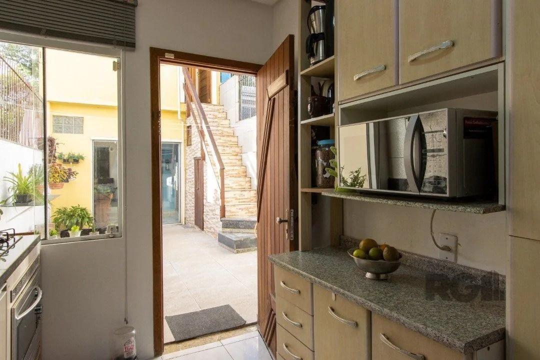 Imagem Casa para Venda - 204m², 3 quartos, 2 suites, 1 vaga - Caminhos do Sol - Guarujá