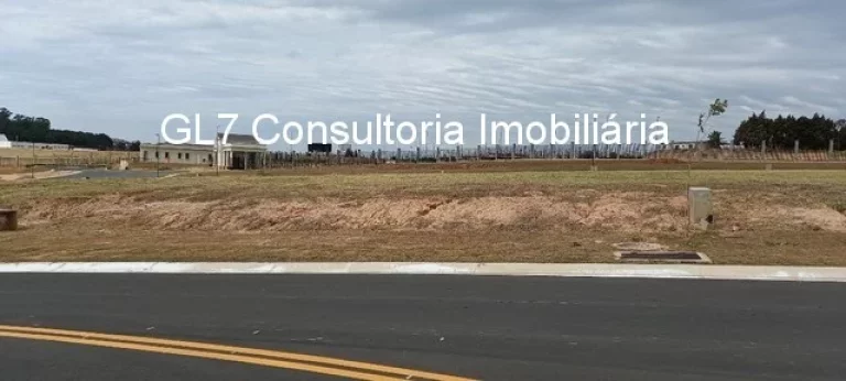 Foto do imóvel Terreno com 510 m de alto padrão no condomínio Villa dos Pinheiros.
