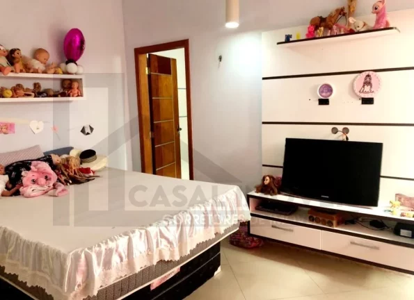 Imagem CASAL IMÓVEIS VENDE CASA TERREA MONTENEGRO BOULEVARD 3 SUÍTES