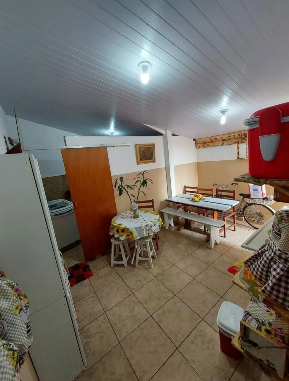 Imagem Sobrado Imponente com 4 Dormitórios, 2 Suítes, Cozinha Externa, Sacada e Ótima Estrutura à Venda - Grande Oportunidade!