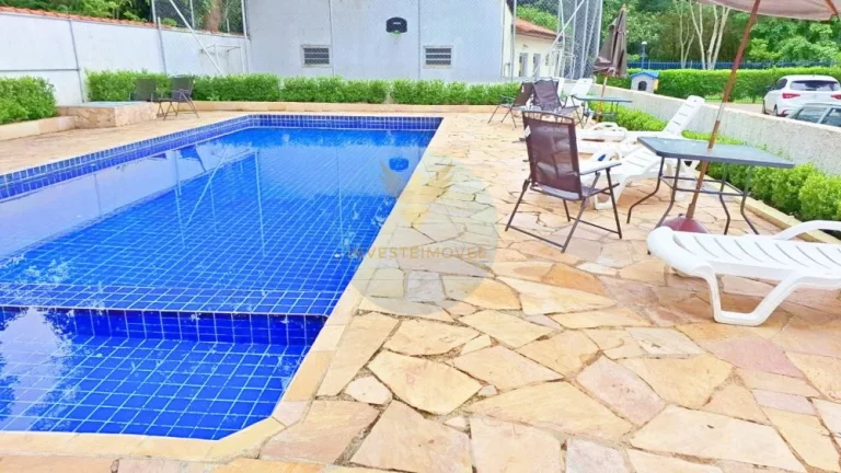 Casa em Condomínio a Venda no bairro Granja Viana - Cotia, SP