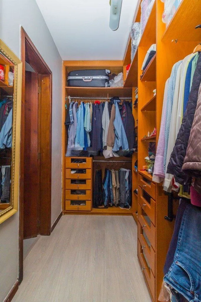Imagem Casa com 3 dormitórios no bairro Nonoai