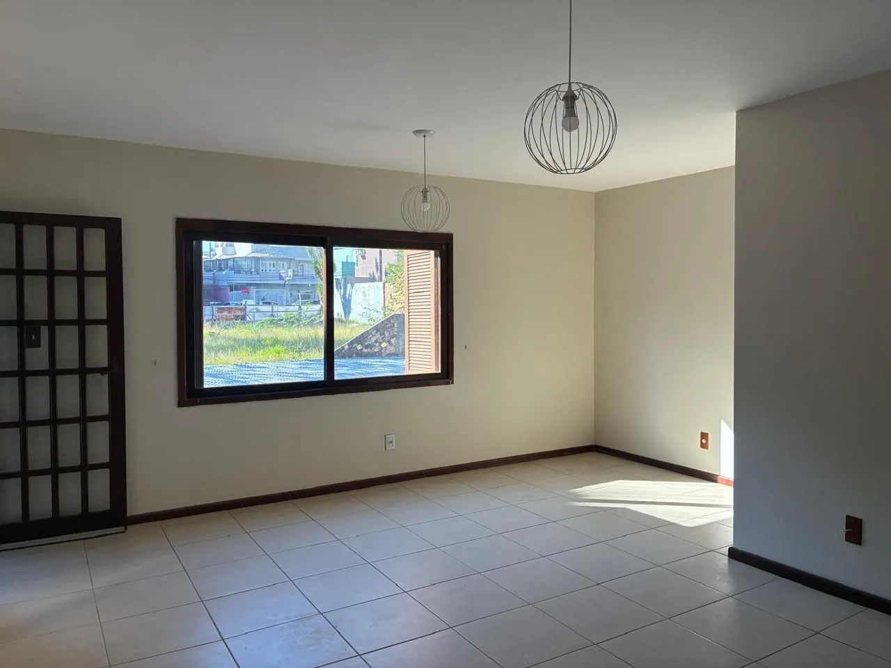 Imagem Excepcional Apartamento com 3 dormitórios no centro de Canoas.