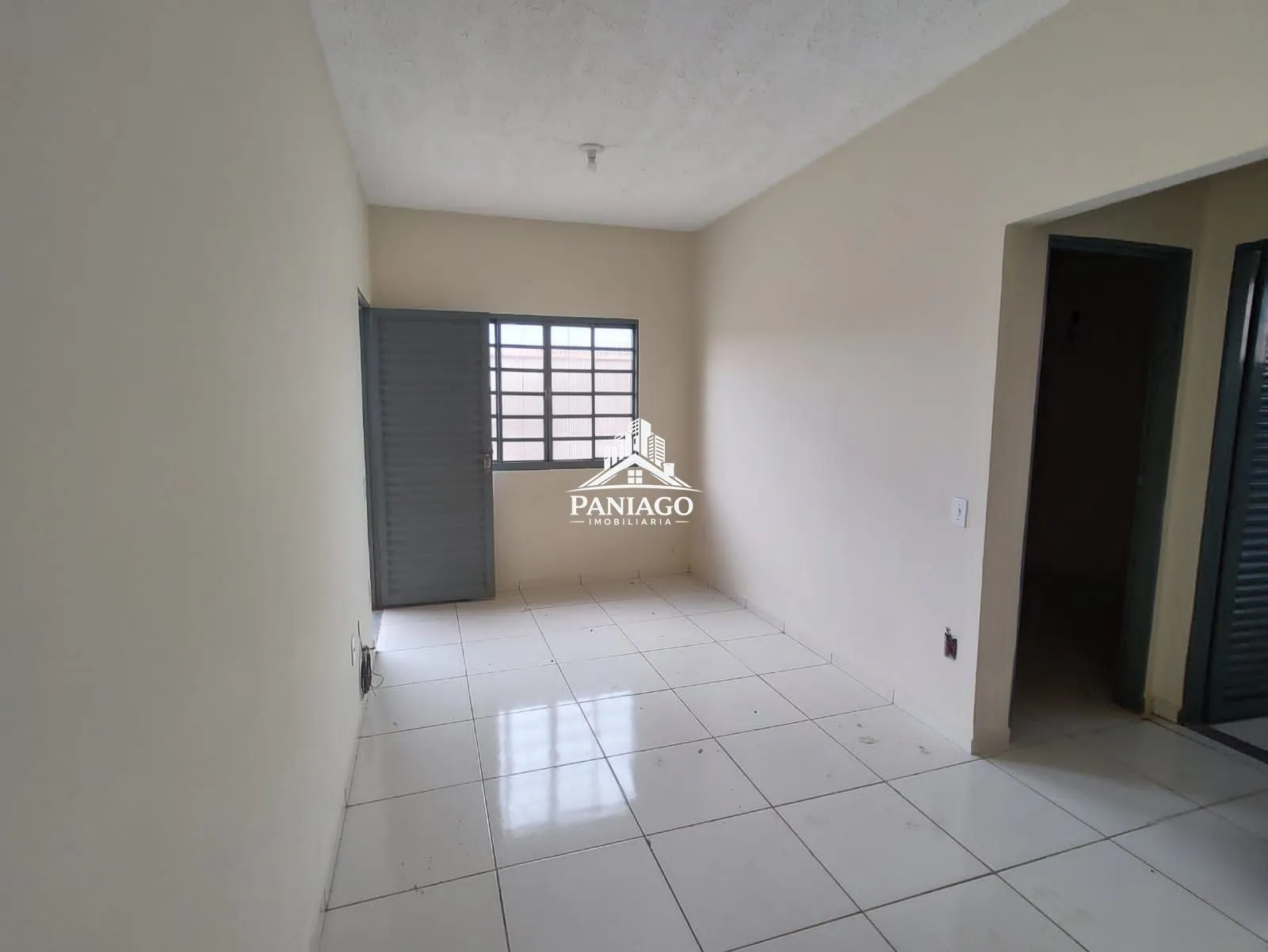 Imagem Casa com 2 quartos (1 suíte), amplo terreno, Altos do Parque, Cuiabá-MT