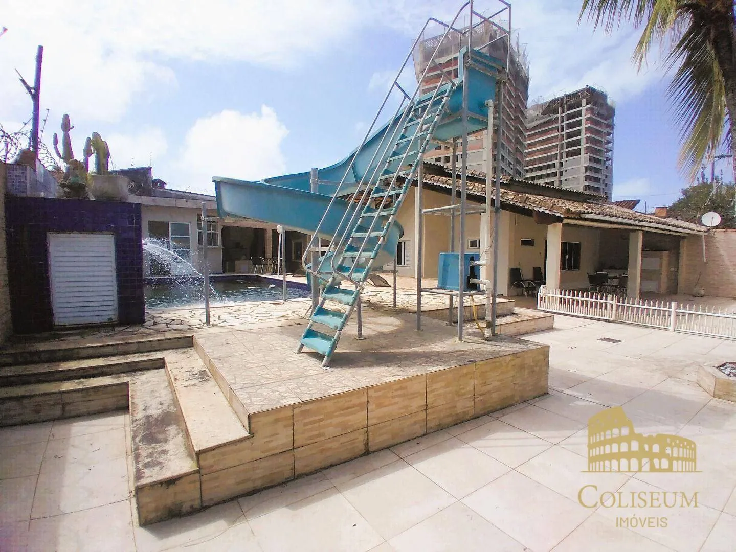 Imagem Casa com 3 Suítes e Piscina no Flórida
