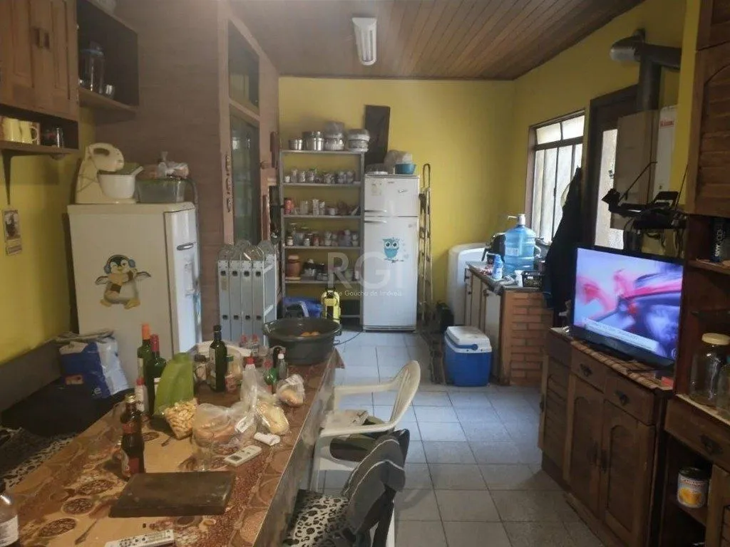 Imagem Casa para Venda - 220m², 3 dormitórios, 4 vagas - Teresópolis