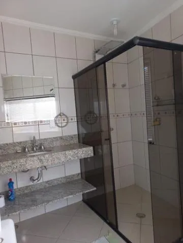 Imagem VENDA DE SOBRADO NO CONDOMÍNIO ECO PARK LAGOS, EM MOGI DAS CRUZES/SP, 397m² com 3 suítes, quintal com piscina, sauna e área gourmet. CONSULTE-NOS.