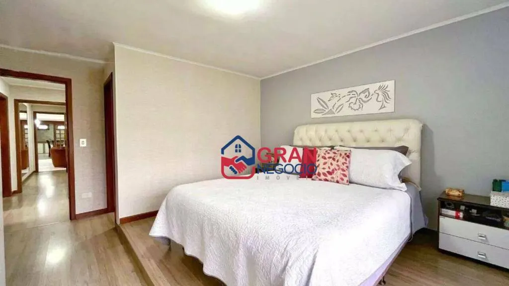 Imagem Casa Térrea Com Amplo Terreno - Santa Felicidade