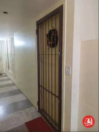 Imagem JK próximo ao Clinicas com pátio.