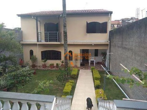 Imagem Sobrado com 4 dormitórios à venda, 400 m² por R$ 1.100.000,00 - Jordanópolis - Arujá/SP