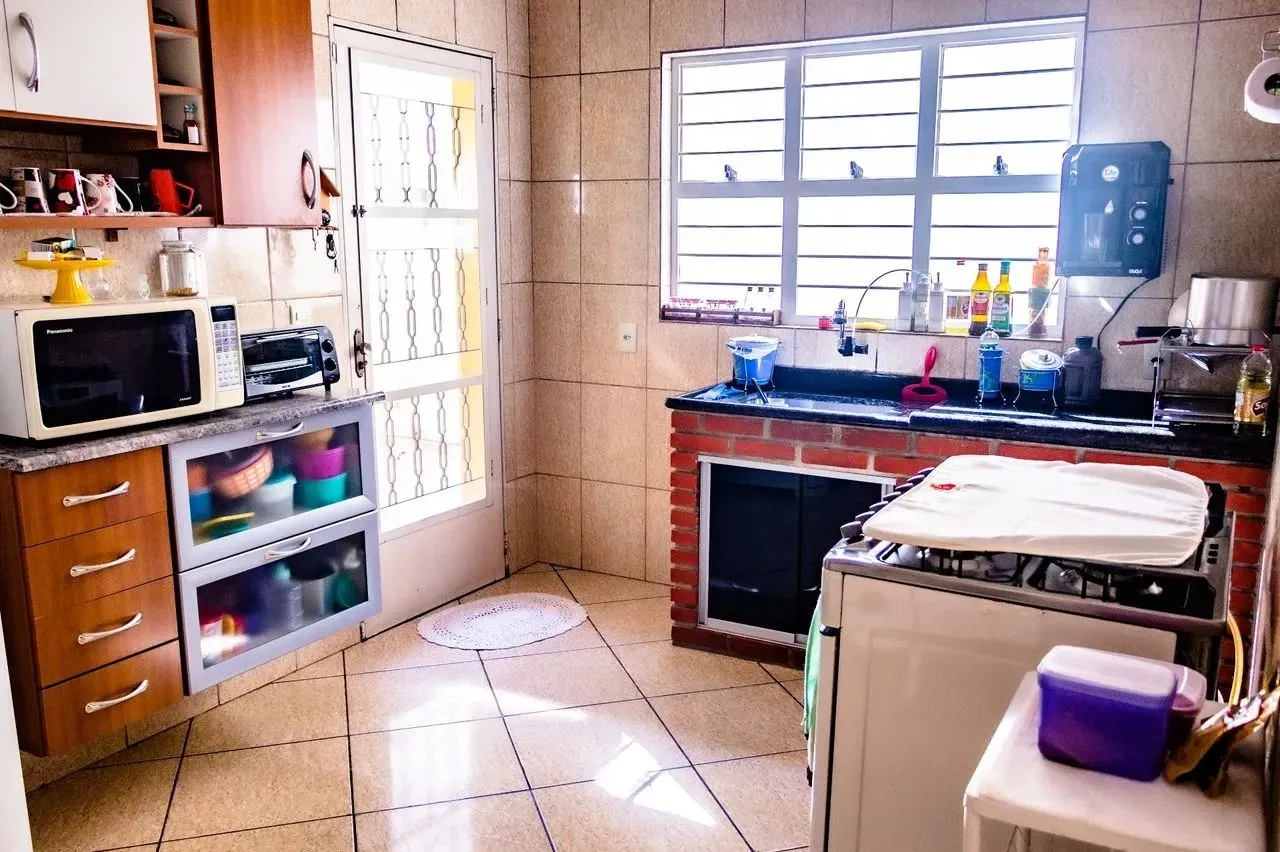 Imagem Casa à venda em Sorocaba-SP, Jardim São Guilherme: 3 quartos, 1 suíte, 1 sala, 3 banheiros, 2 vagas de garagem, 130m².