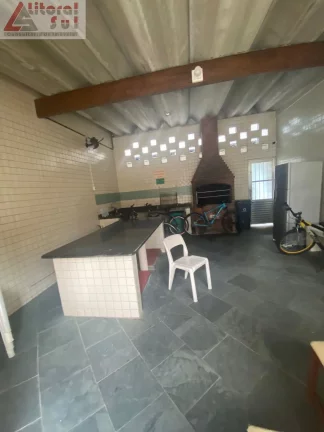 Imagem Apartamento à venda em Praia Grande-SP, bairro Tupi: 1 quarto, 1 sala, 1 banheiro, 60m² de área. Confira!