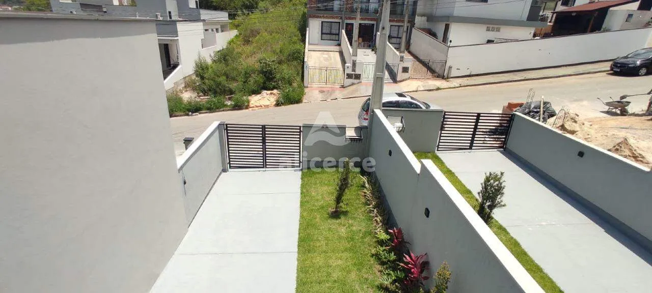 Imagem Sobrado à venda com 2 quartos 2 suítes, 84m² em Potecas São José
