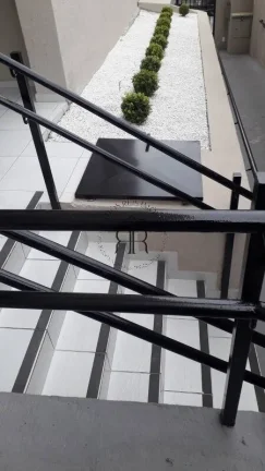 Imagem Imóvel seminovo Prédio de torre única, com amplo hall, 3 apartamentos por andar, elevadores amplo...