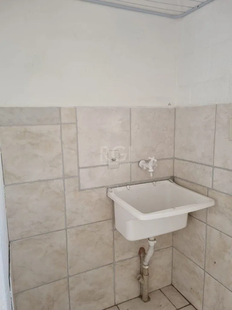 Imagem Casa frente, 81,50m2 e 2 apartamento nos fundos térreo e segundo andar.