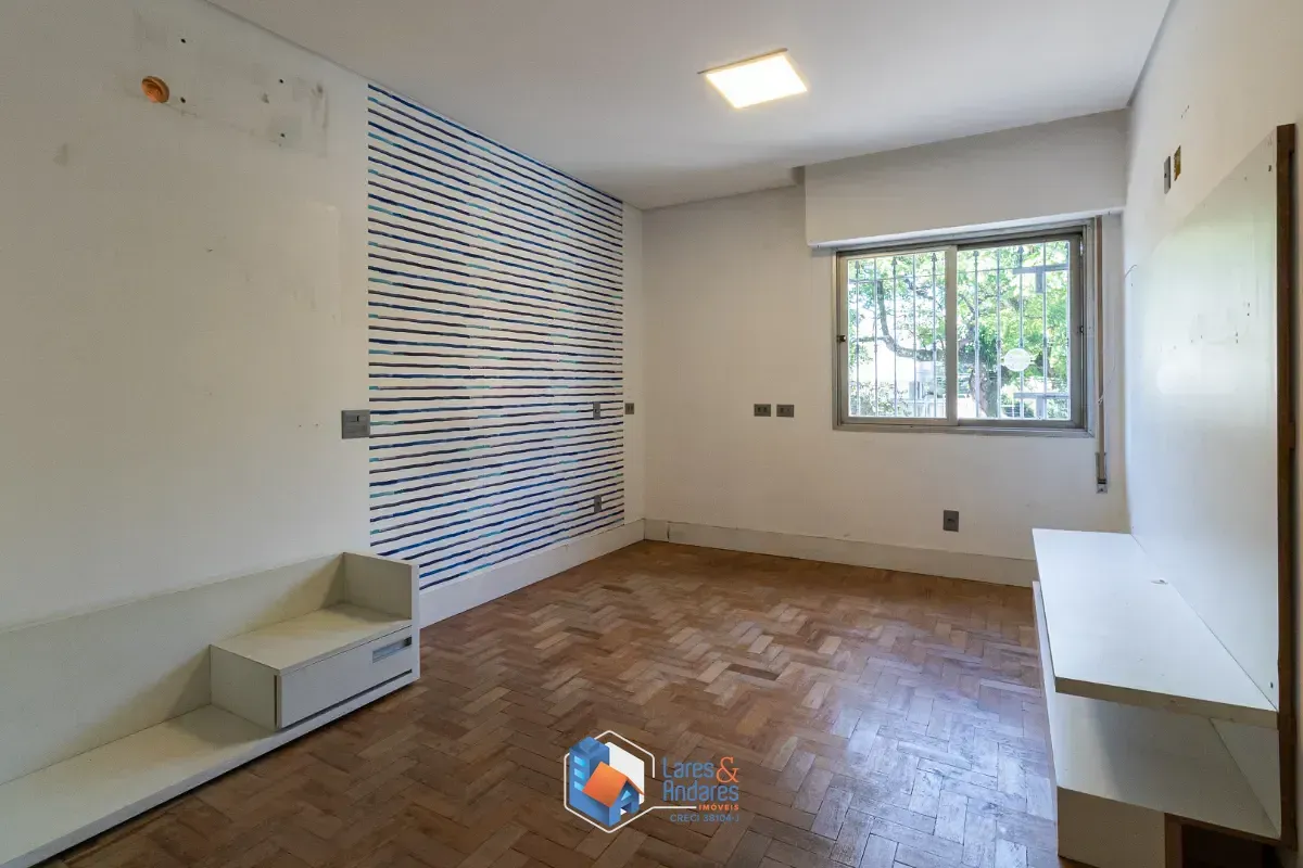 Imagem Casa para venda em Moema com 3 quartos, sendo 1 suíte, 190m²