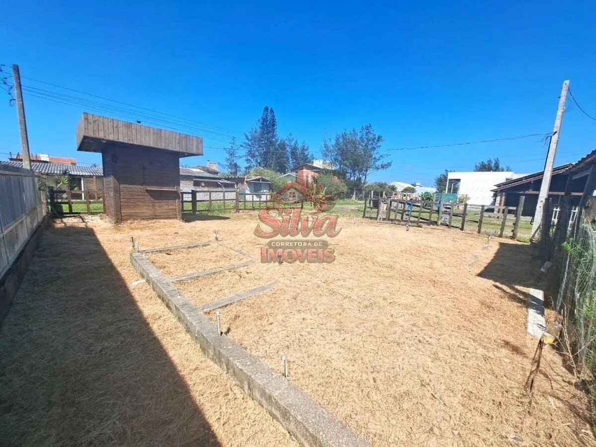 Imagem T477 | Terreno de esquina 162m² à venda a 150m do mar no Mariluz