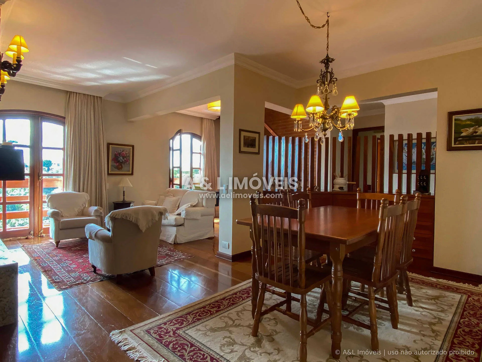 Imagem Duplex à venda em Campos do Jordão com 4 suítes e 232 m²