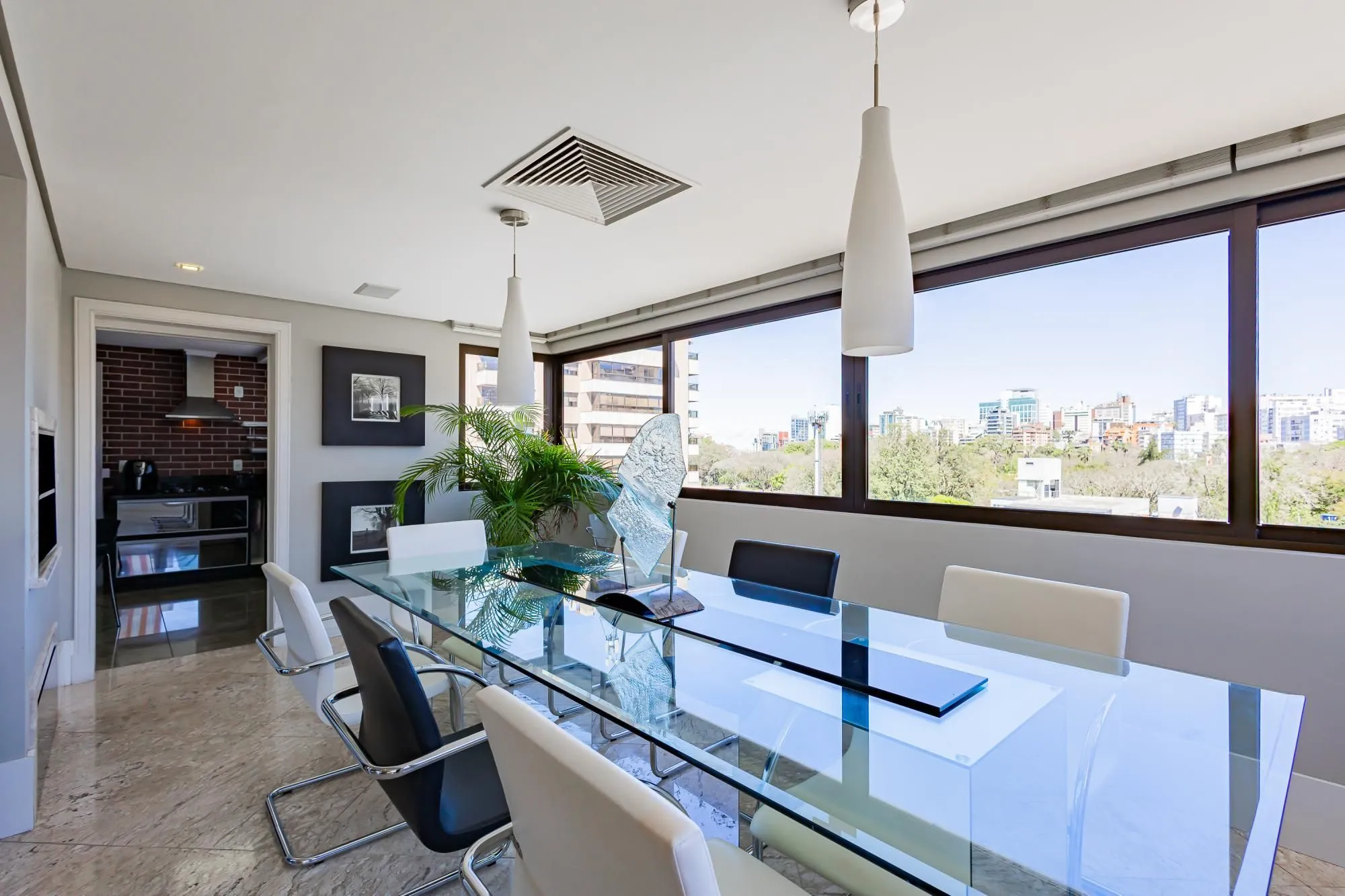 Imagem Espetacular apartamento 3 suítes 3 vagas com infra completa no Moinhos de Vento