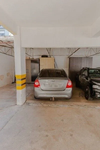 Imagem Vende-se excelente cobertura 2 quartos com suíte, 3 vagas de garagem com 156m² no Petrópolis