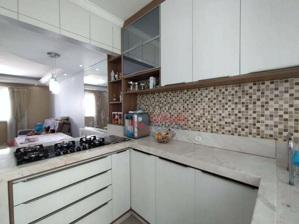 Imagem Sobrado com 143m² - 3 Quartos em São José dos Pinhais