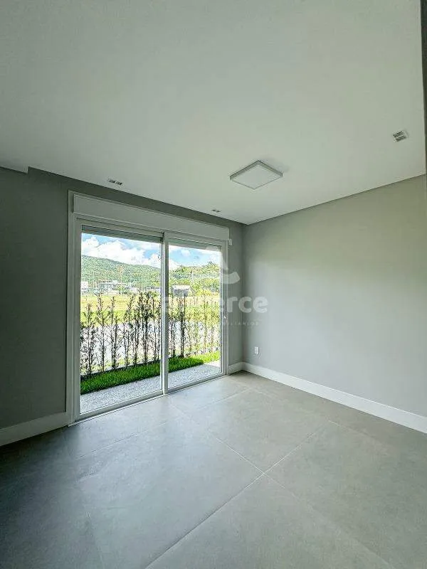 Imagem Casa à venda com 3 quartos 1 suíte, 160m² em Pedra Branca Palhoça
