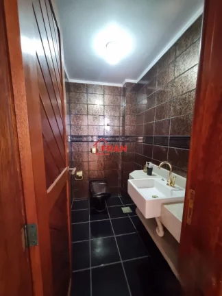Imagem Belíssima Casa Alto Padrão em Condomínio fechado no Córrego