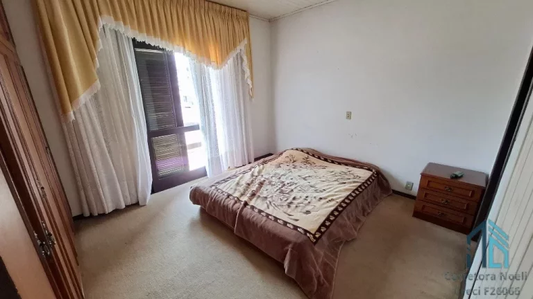 Imagem (PERMUTA) Casa dois pisos 05 quartos c/suíte, comercial/residencial em Flores da Cunha RS