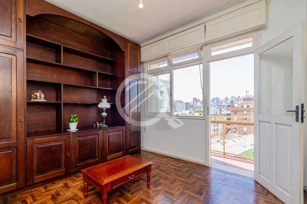 Imagem Este apartamento no andar alto e com seus 103m² iluminado, bem ventilado e uma vista incrível em t...