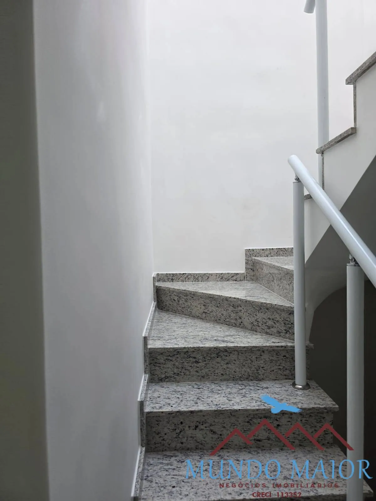 Imagem Sobrado 3 dorms-novo na Zona Norte com 3 vagas e quintal com churrasqueira