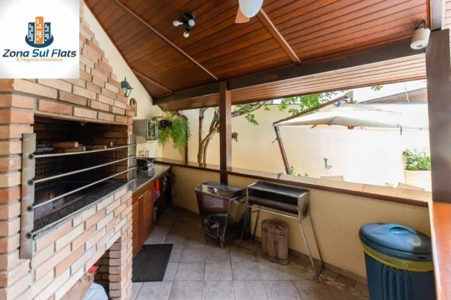 Imagem Casa Alto Padrão à Venda em Pinheiros Com 4 Suítes, 5 Vagas e Piscina Privativa