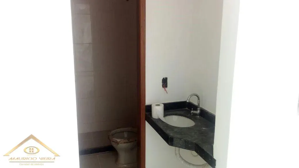 Imagem Casa em Condomínio para Venda em Cabo Frio / RJ no bairro Peró