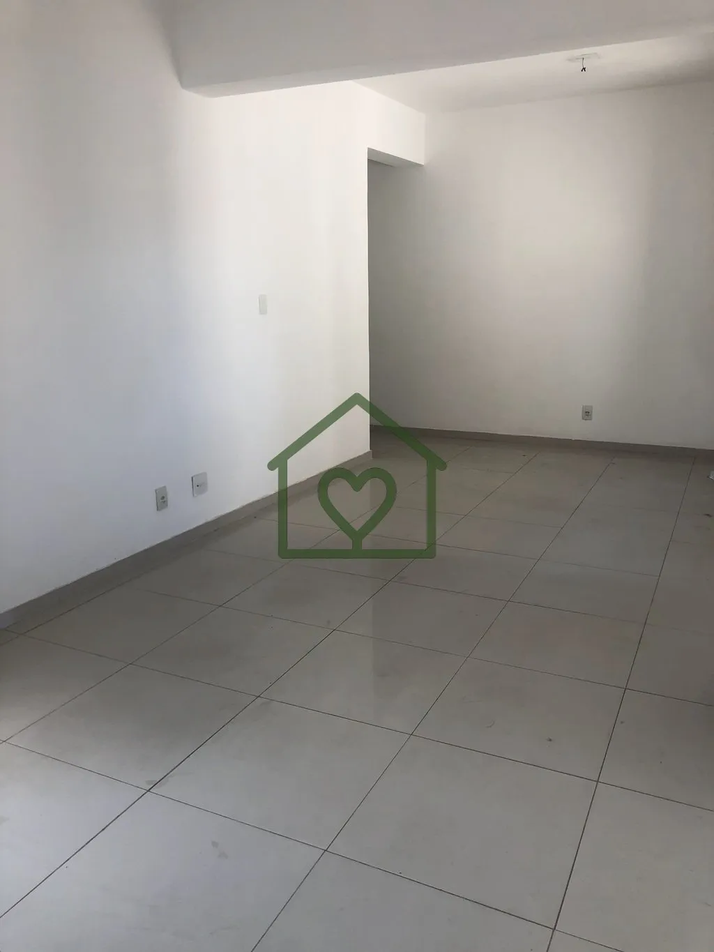 Imagem Sala comercial desocupada, com vista para o Guaíba, localização privilegiada, com 36 m² de área...