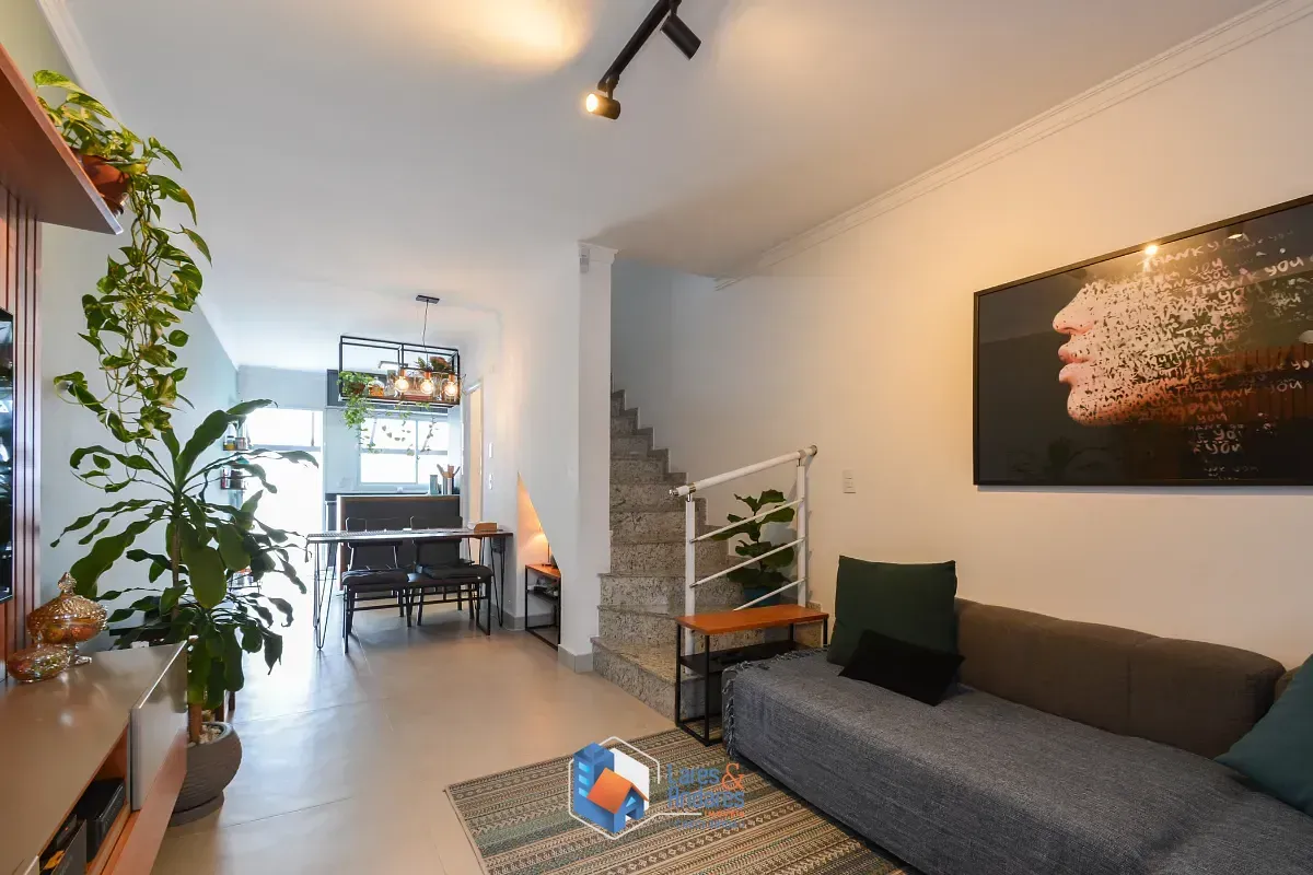 Imagem Casa para venda em Jardim Aeroporto com 2 quartos, sendo 2 suítes, 125m²