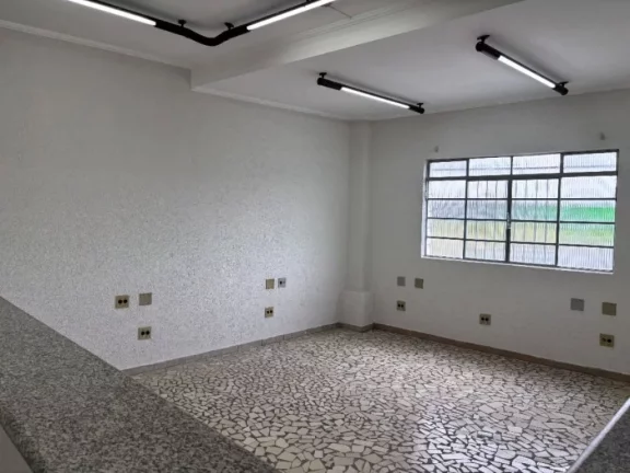 Foto do imóvel Sala comercial com um banheiro para alugar na Aviação!