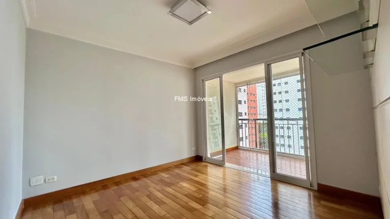 Imagem Apartamento para locação em Moema com 2 quartos, 1 suíte e 2 vagas de garagem