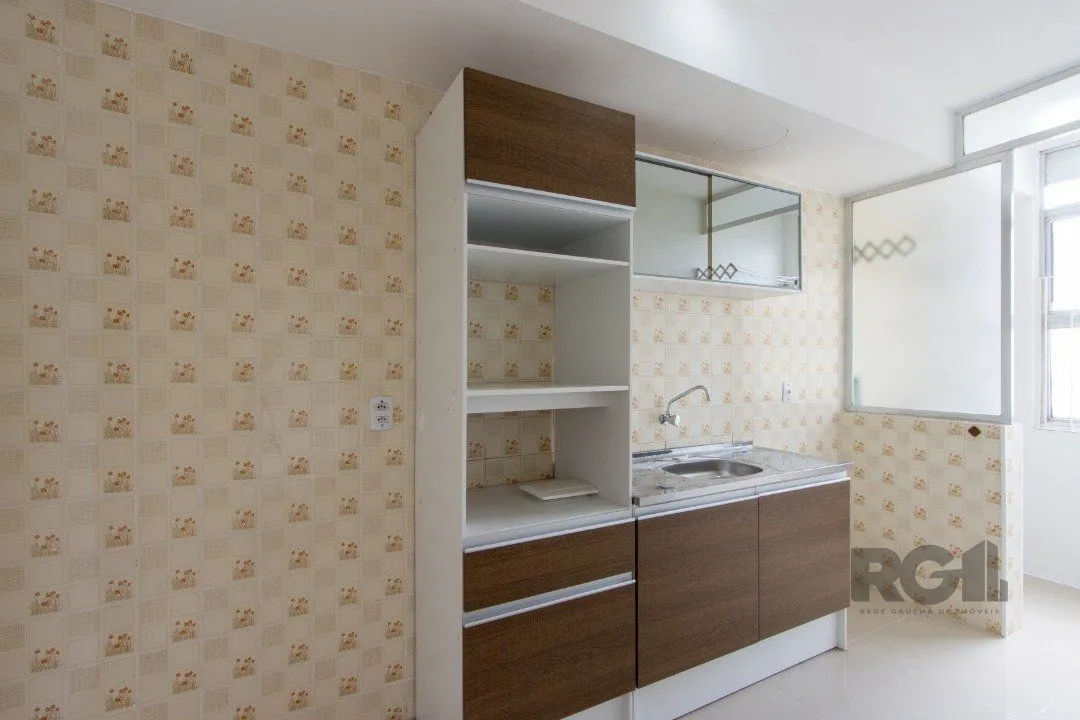 Imagem Apartamento de 2 Dormitórios com Vaga Coberta no Conjunto Residencial Santos Dumont