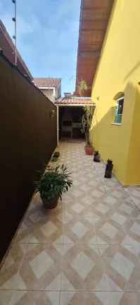 Imagem LINDO SOBRADO COM 4 SUITES, 600 MTS DA PRAIA