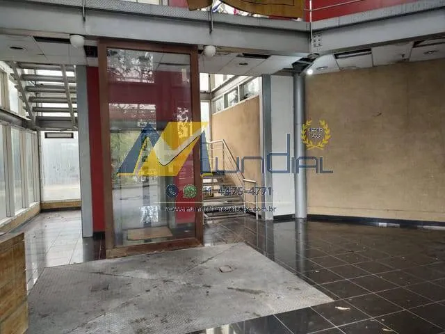 Imagem Prédio corporativo com heliponto pronto para grandes empresas