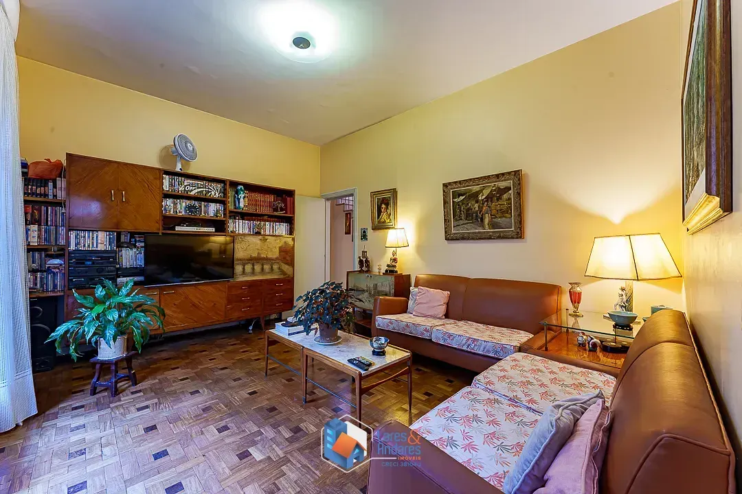 Imagem Casa para venda em Pacaembu com 3 quartos, sendo 1 suíte, 320m²