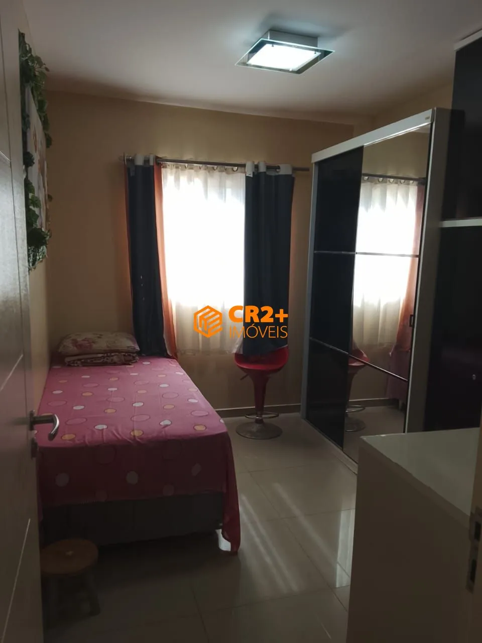Imagem Vendo apartamento no bairro Mauricio de Nassau em Caruaru, porteira fechada.-135