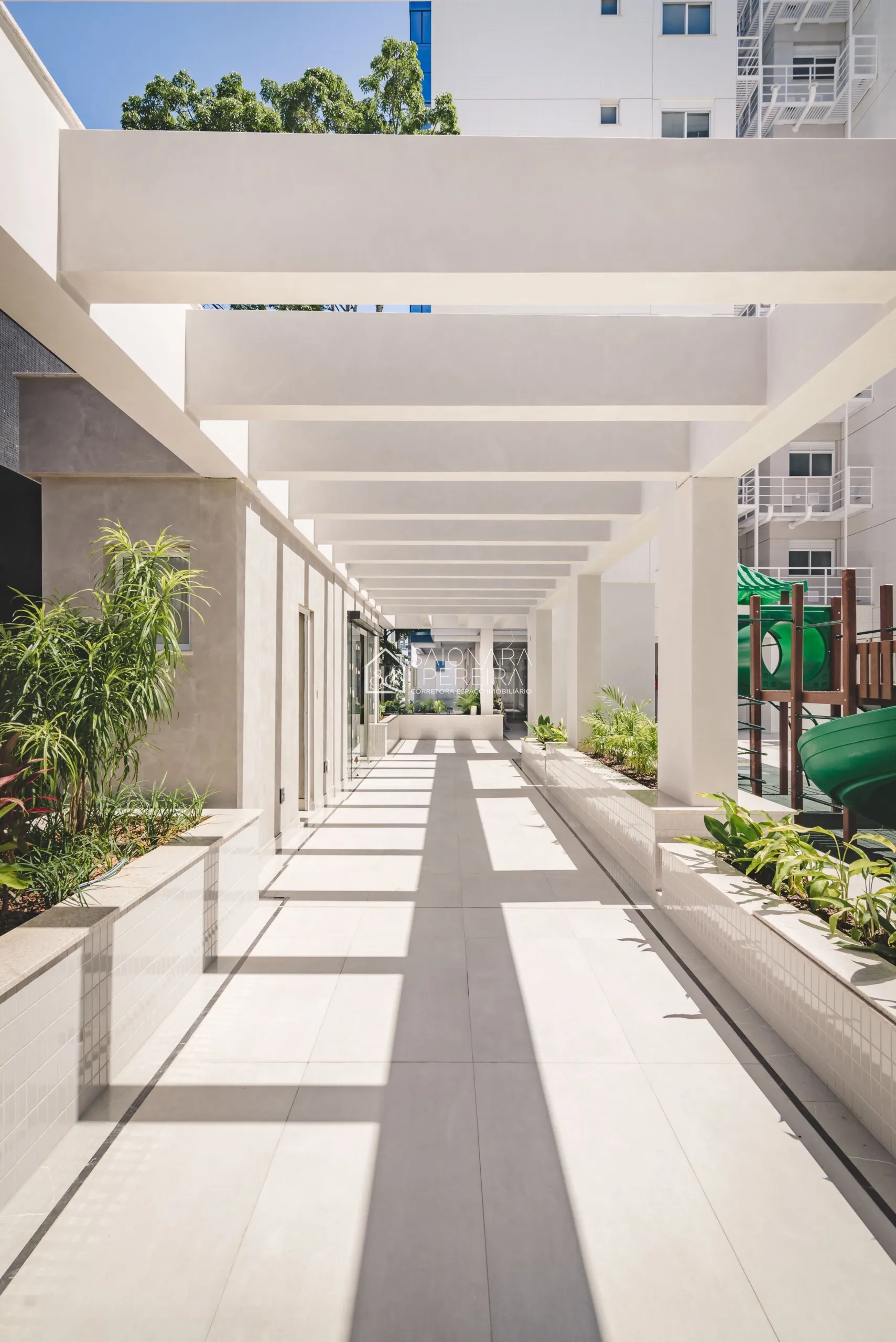 Imagem LOCAÇÃO - Apartamento com 3 dormitórios para locação no Centro de Florianópolis