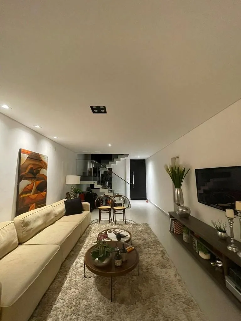 Foto do imóvel Casa à venda 3 Quartos, 3 Suites, 2 Vagas, 330M², Taubaté Village, Taubaté - SP | Condominio Taubaté Village