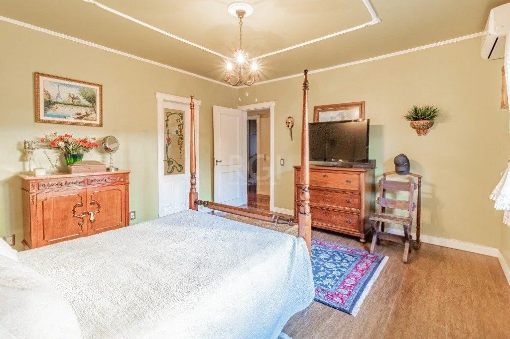 Imagem Casa de 3 dormitórios e 4 vagas de garagem no bairro Jardim Itu