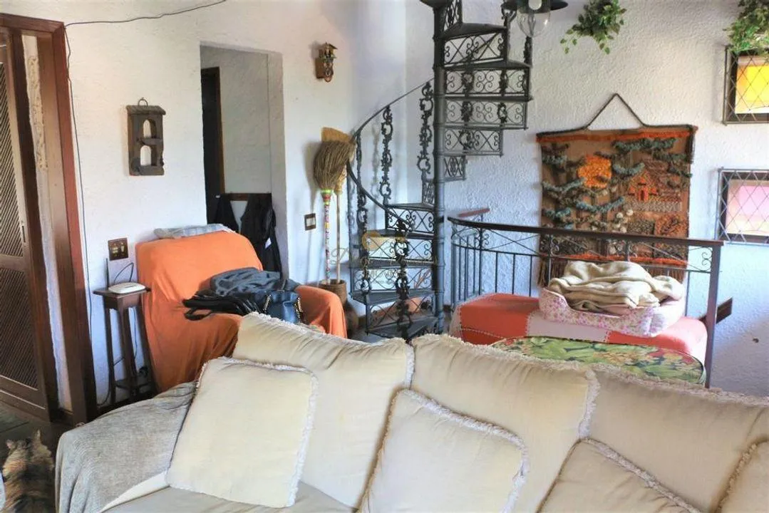 Imagem Casa em Condomínio para Venda em Teresópolis / RJ no bairro Iucas